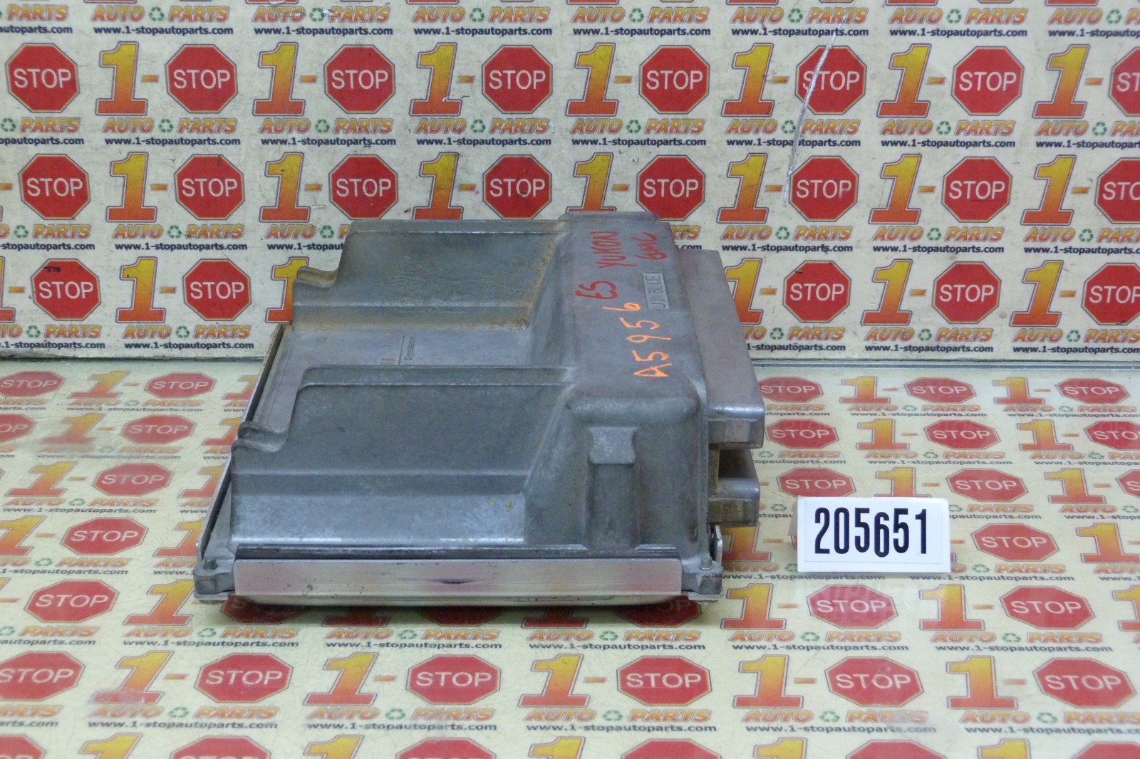 2001 2002 GMC YUKON ENGINE COMPUTER MODULE ECU ECM 12200411 OEM