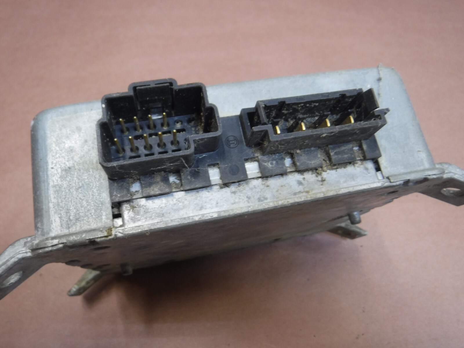 Chrysler Town & Country Caravan 98-00 SRS Bag Control Module OEM 04686256