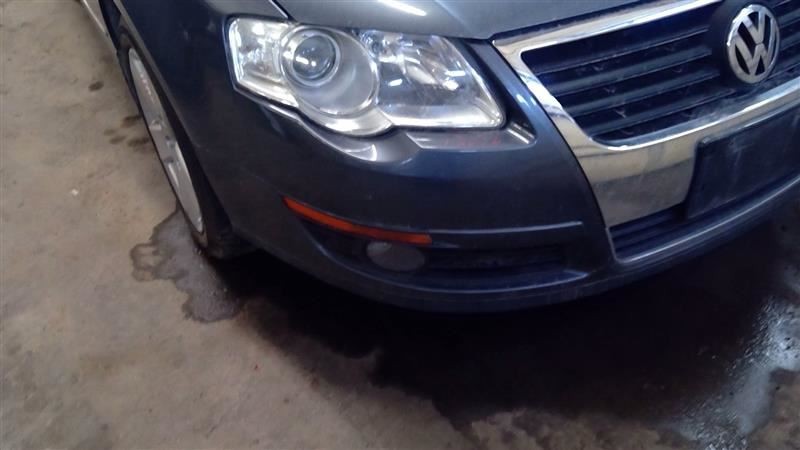 Engine ECM Electronic Control Module 2.0L Automatic Fits 08-09 PASSAT 1262347