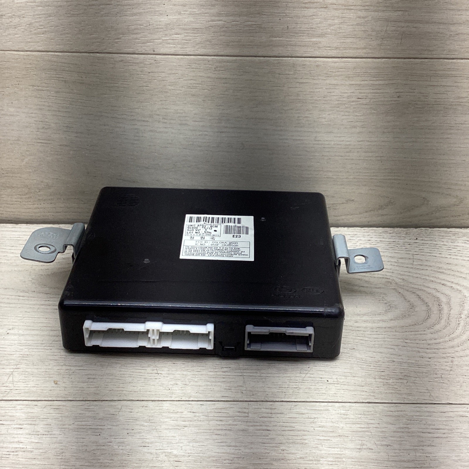 2010 – 2013 Hyundai Tucson Body Control Module 2.4L AT 954002S712