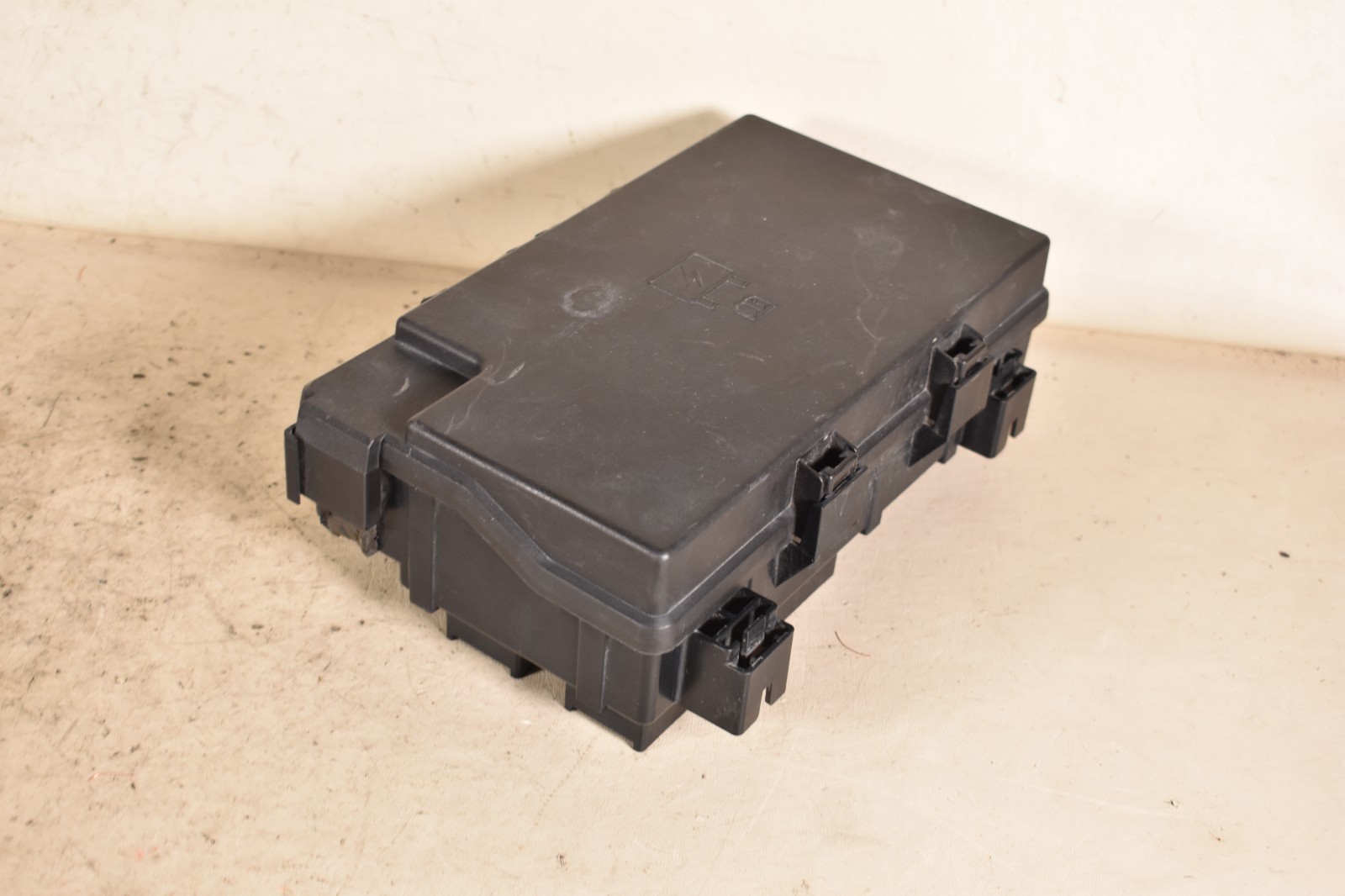 13-14 DODGE RAM 1500 INTEGRATED FUSE BOX ENGINE BAY FUSE BOX TIPM 68089578AG OEM
