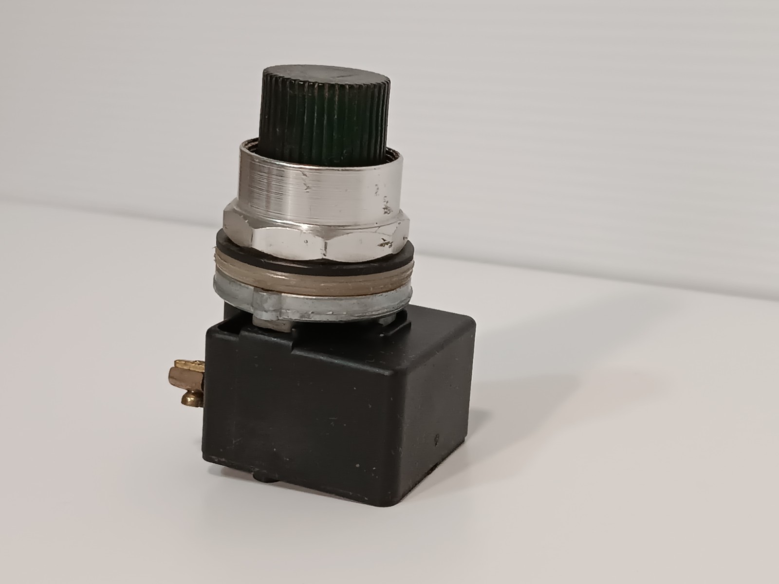 Two pilot light modules/ assemblies, includes Schneider 9001-KM-1, as shown