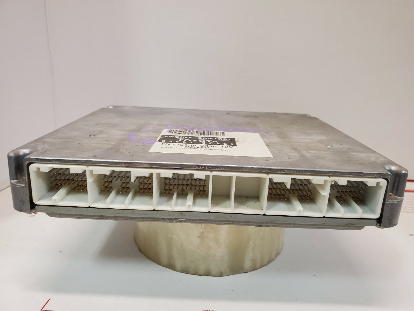 2004 Toyota Sequoia Electronic Control Module (MATCH 89661-0C551)30 DAY WARRANTY