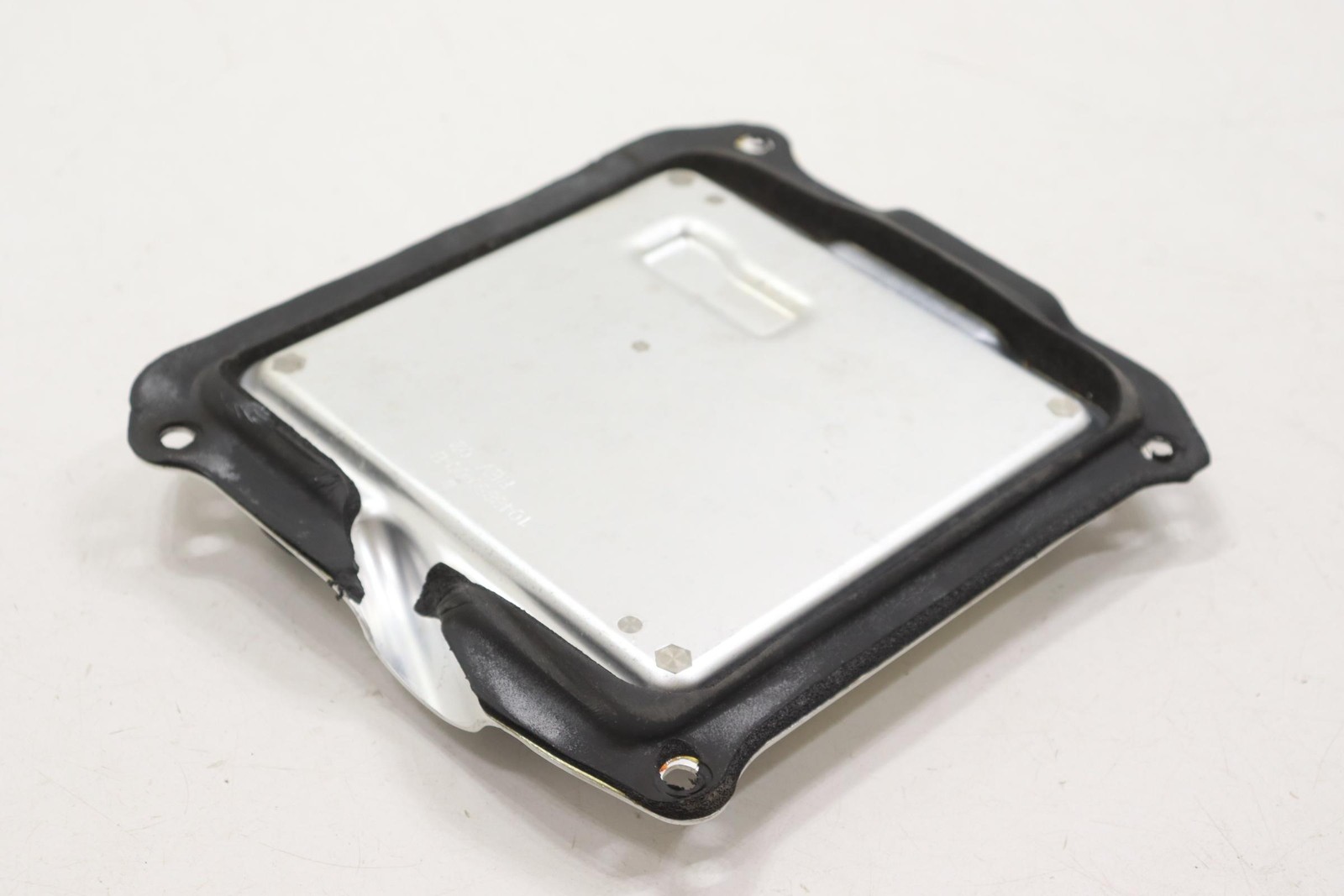 2016 – 2020 TESLA MODEL X FRONT RIGHT PASSENGER SIDE DOOR CONTROL MODULE OEM
