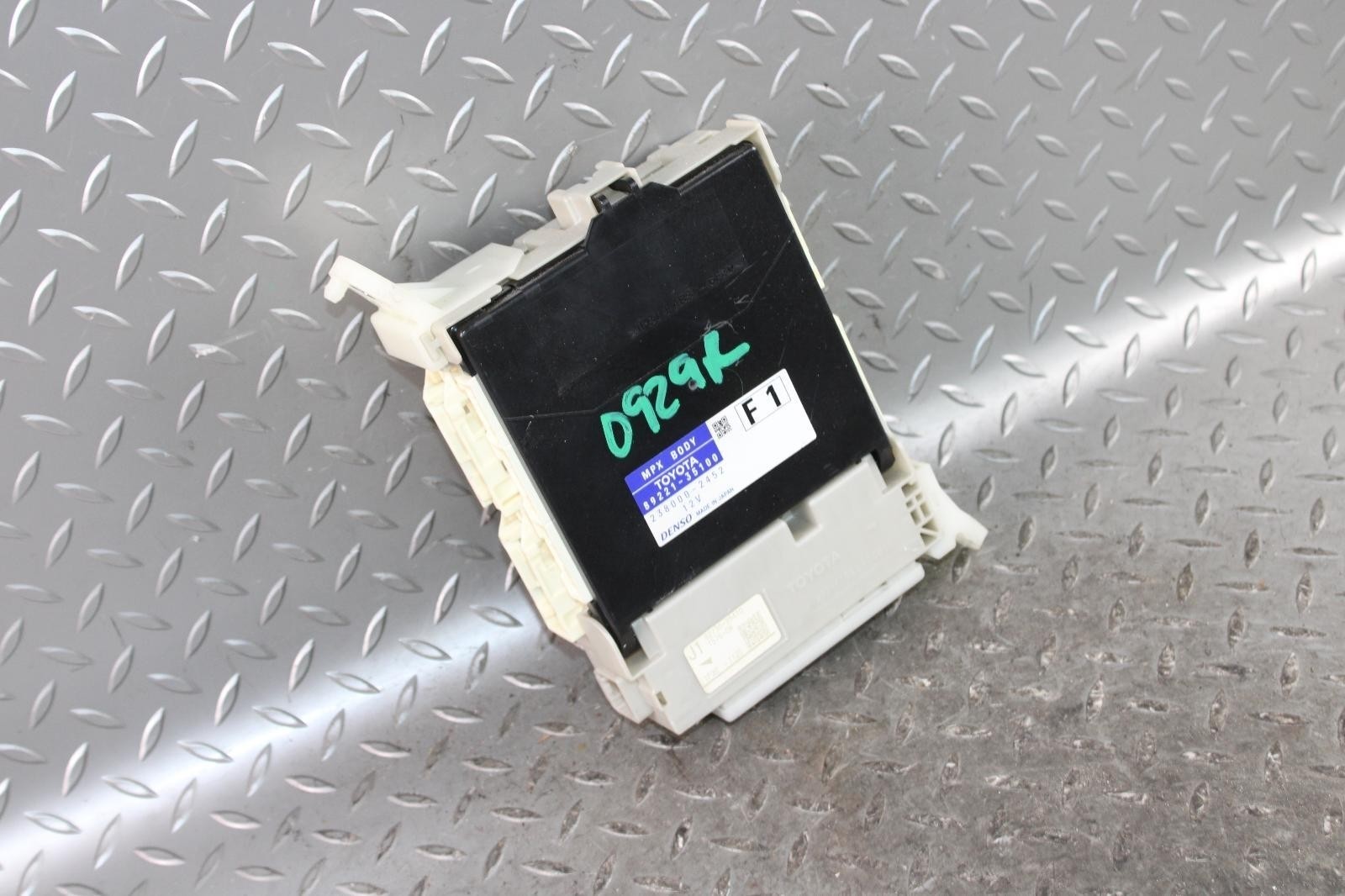 10-11 4 RUNNER Multiplex Network Dash MPX Body Control Module Unit Factory OEM