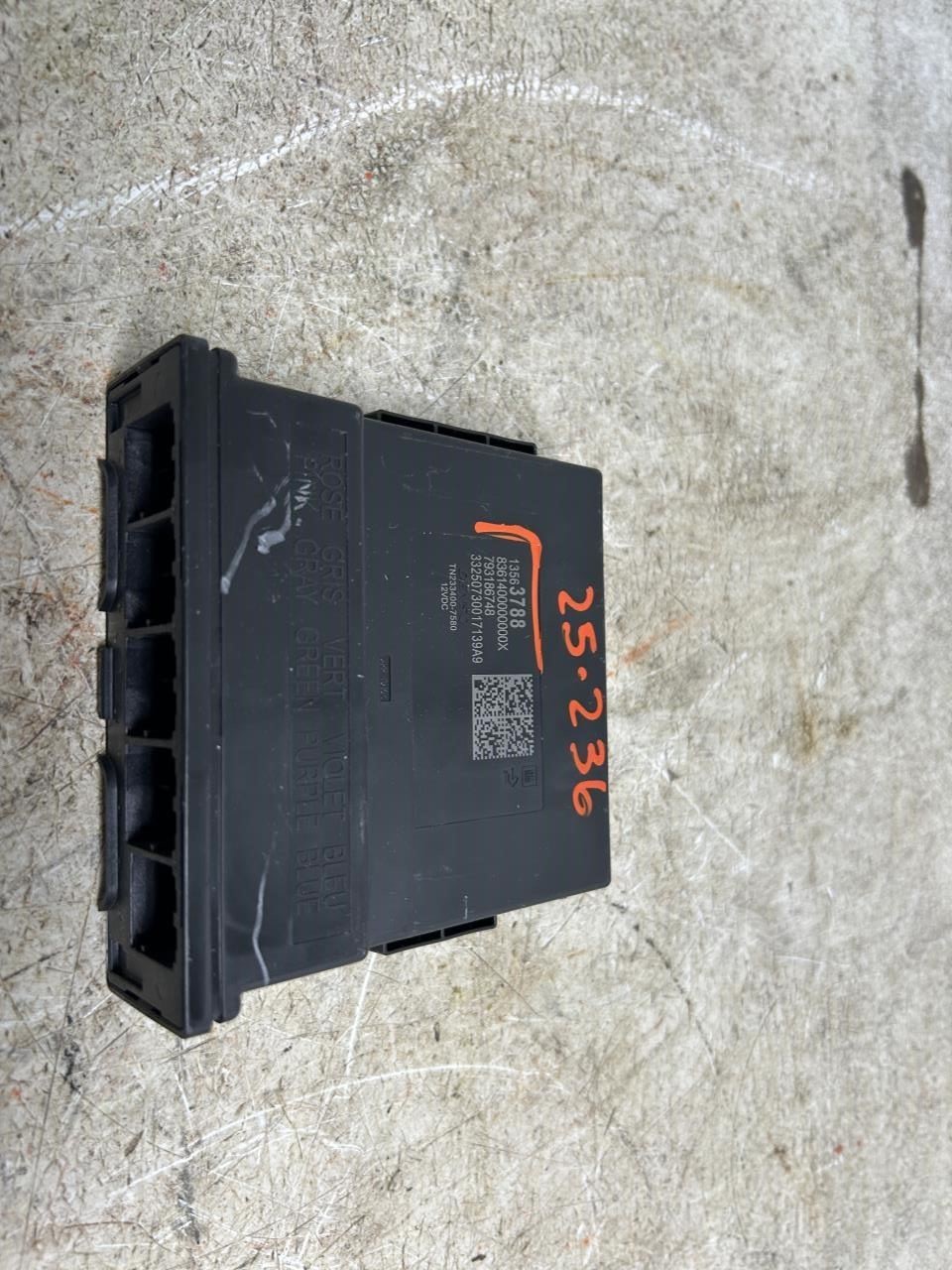 2025 CHEVROLET TRAVERSE Black Control Module OEM Part Number 13563788