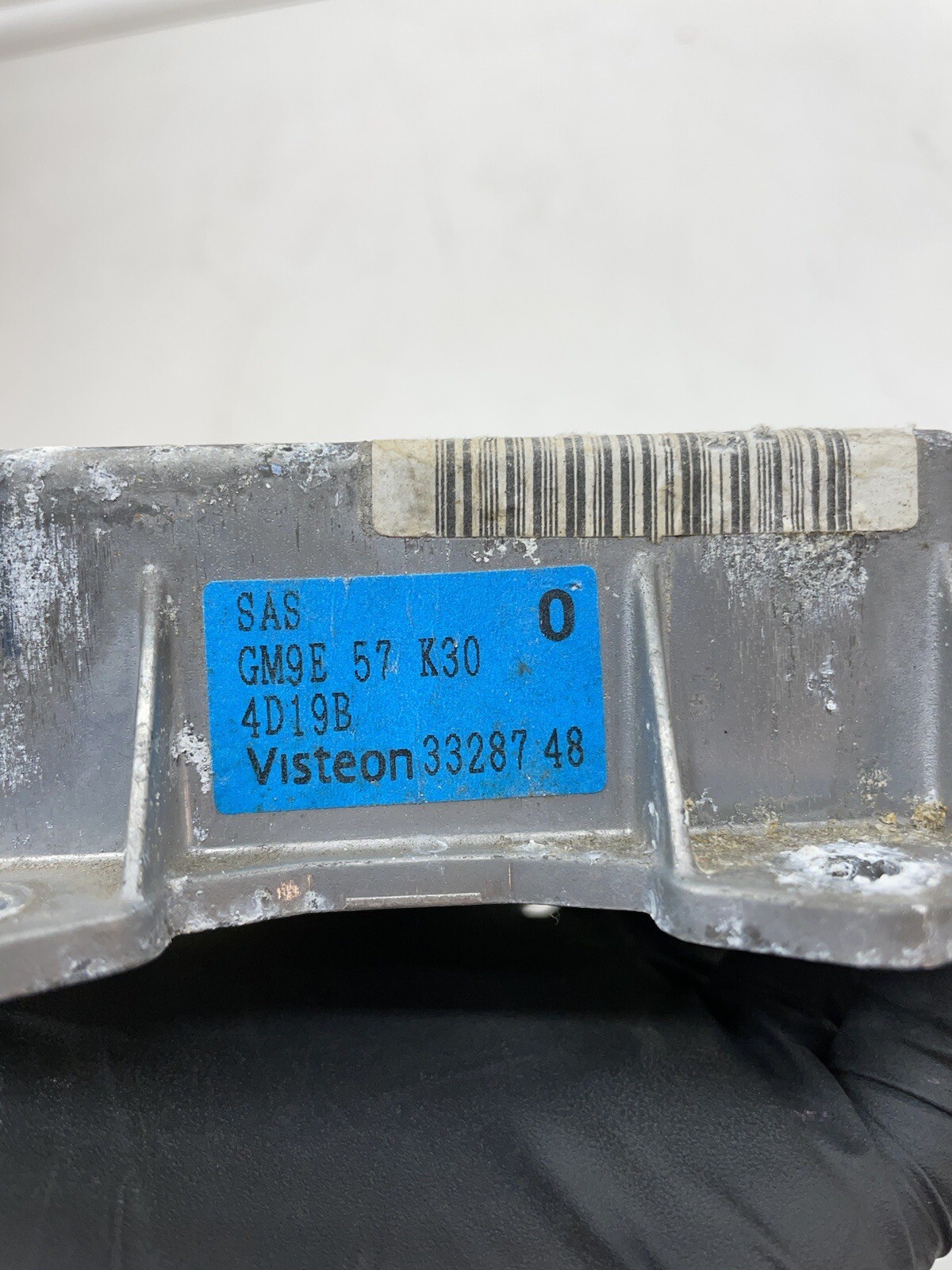 2003 2004 Mazda 6 ECM SRS Module Behind Center Dash OEM GM9E 57 K30