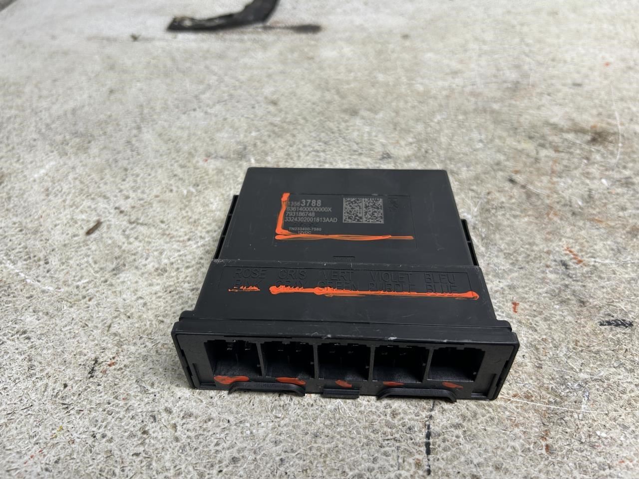 2025 CHEVROLET TRAVERSE Black Plastic Control Module OEM Part Number 13563788