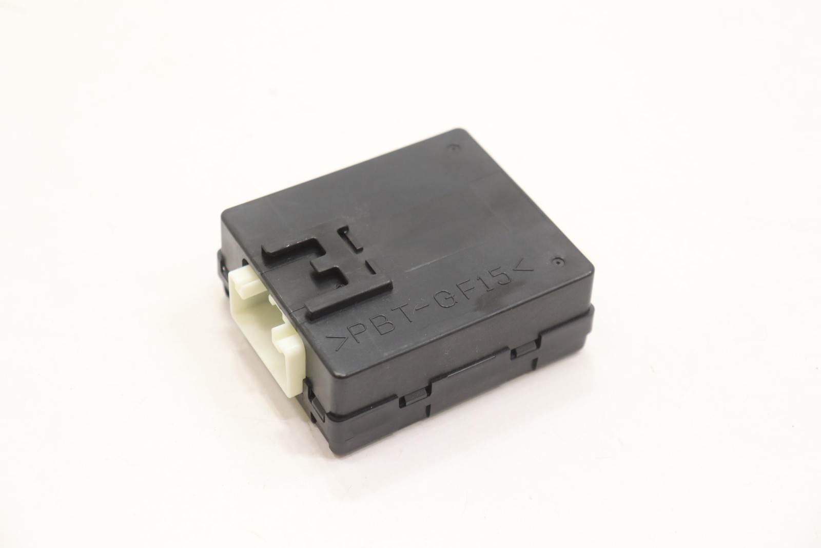 2019 – 2023 MAZDA CX-9 FRONT LEFT SIDE SEAT HEATER CONTROL MODULE OEM FU00AT169
