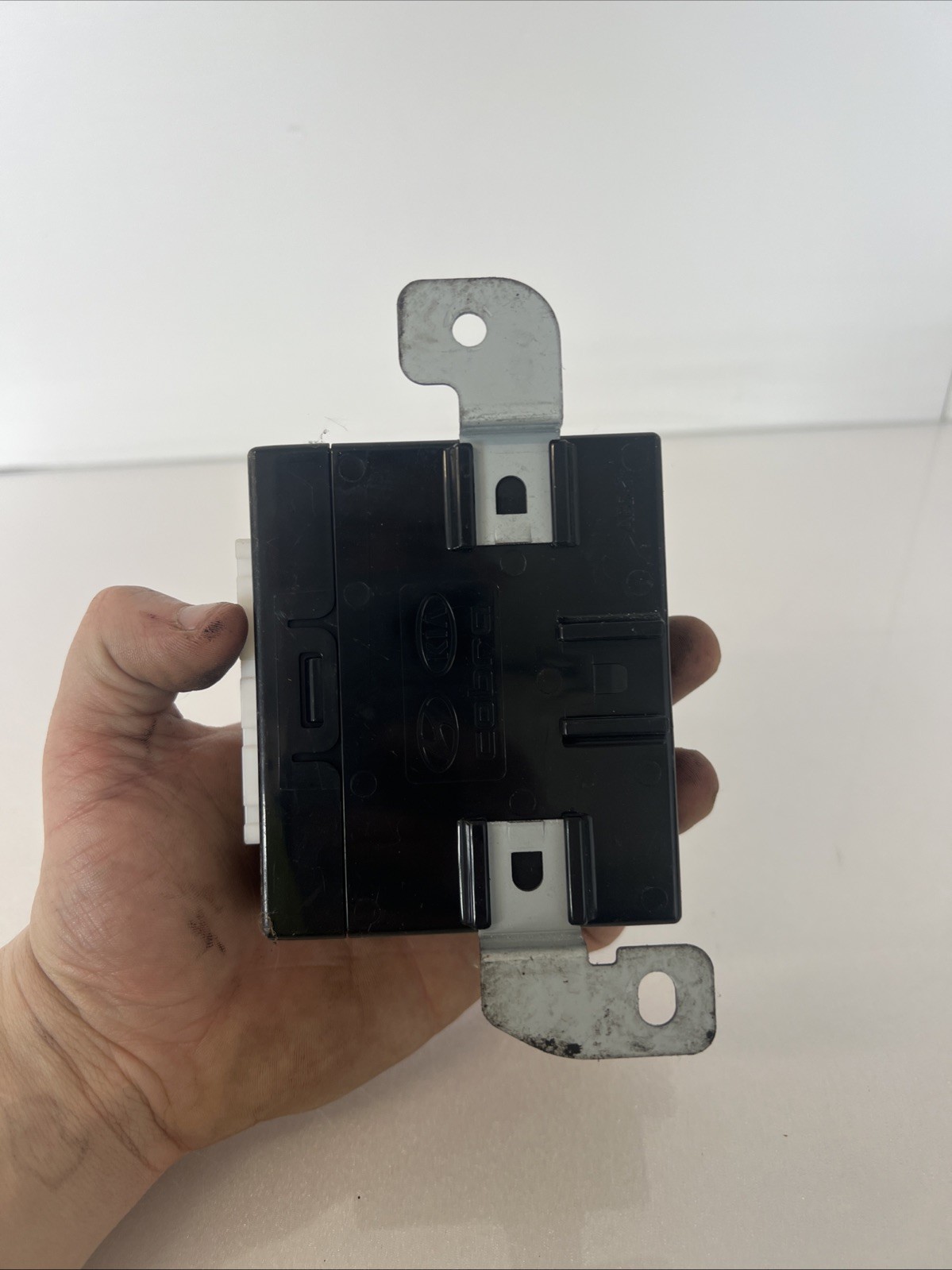 KIA SORENTO PDC PARKING SENSOR CONTROL UNIT ECU 95700-2P200 MK2 2010 – 2014