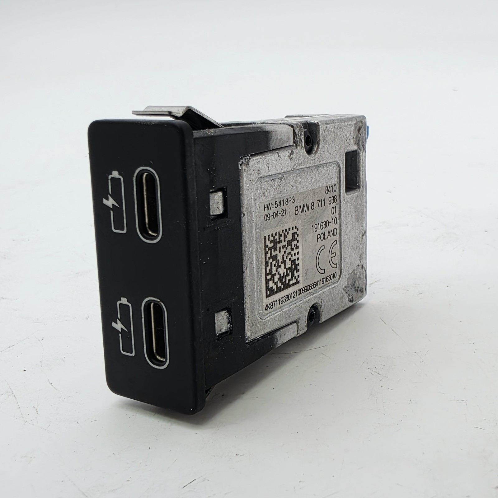 OEM 19-25 BMW 330i G20 Dual USB Type C Charger Socket Port 8711938 Used