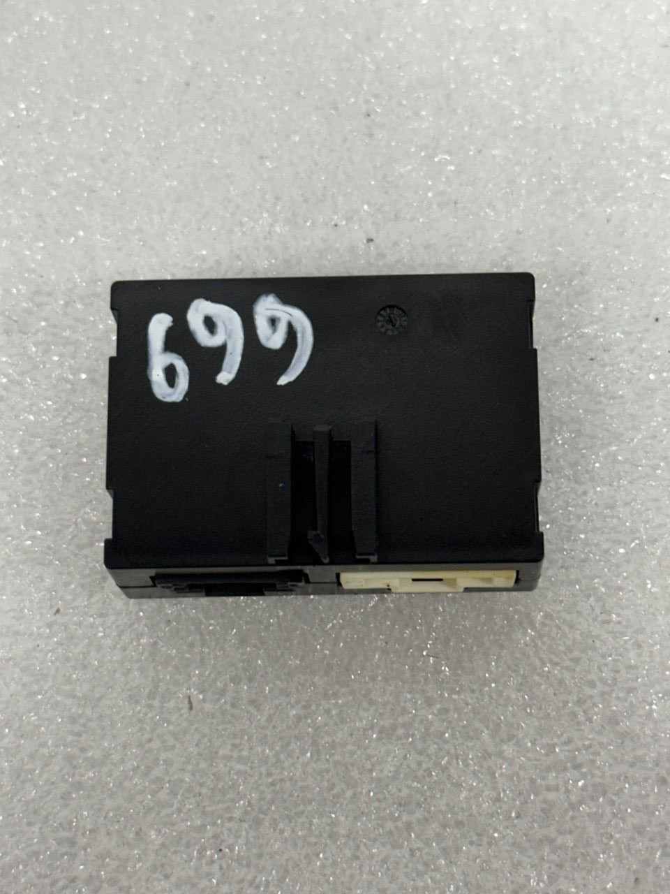 2010-2014 MERCEDES E350 W212 C207 REAR VIEW ASSIST MODULE 2128270006