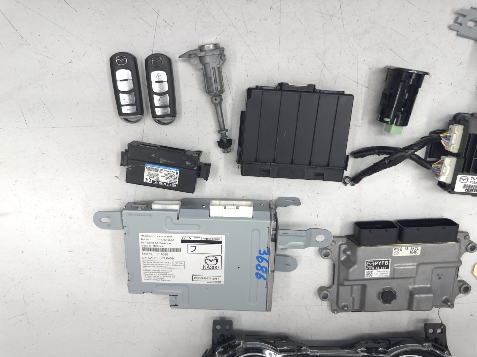 18-25 MAZDA CX-5 ECU ENGINE CONTROL MODULE & SPEEDOMETER CLUSTER SET OEM LOT3686