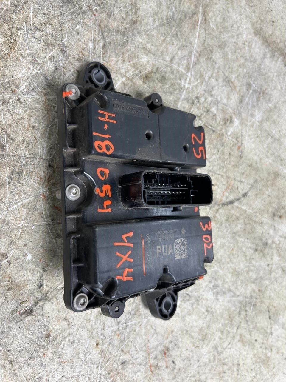2022 CHEVROLET SILVRDO25 Transfer Case Control Module OEM Part Number 85592552