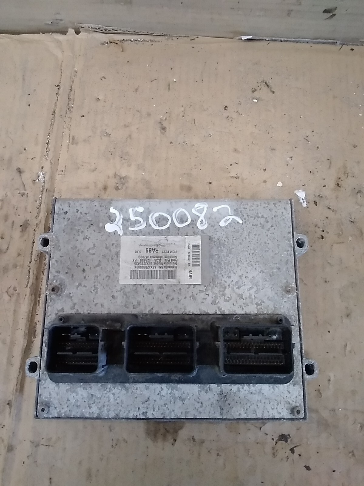 2004 FORD F150 NEW STYLE 4.8 4X4 ECM ENGINE MOTOR CONTROL MODULE 4L3A-12A650-RK