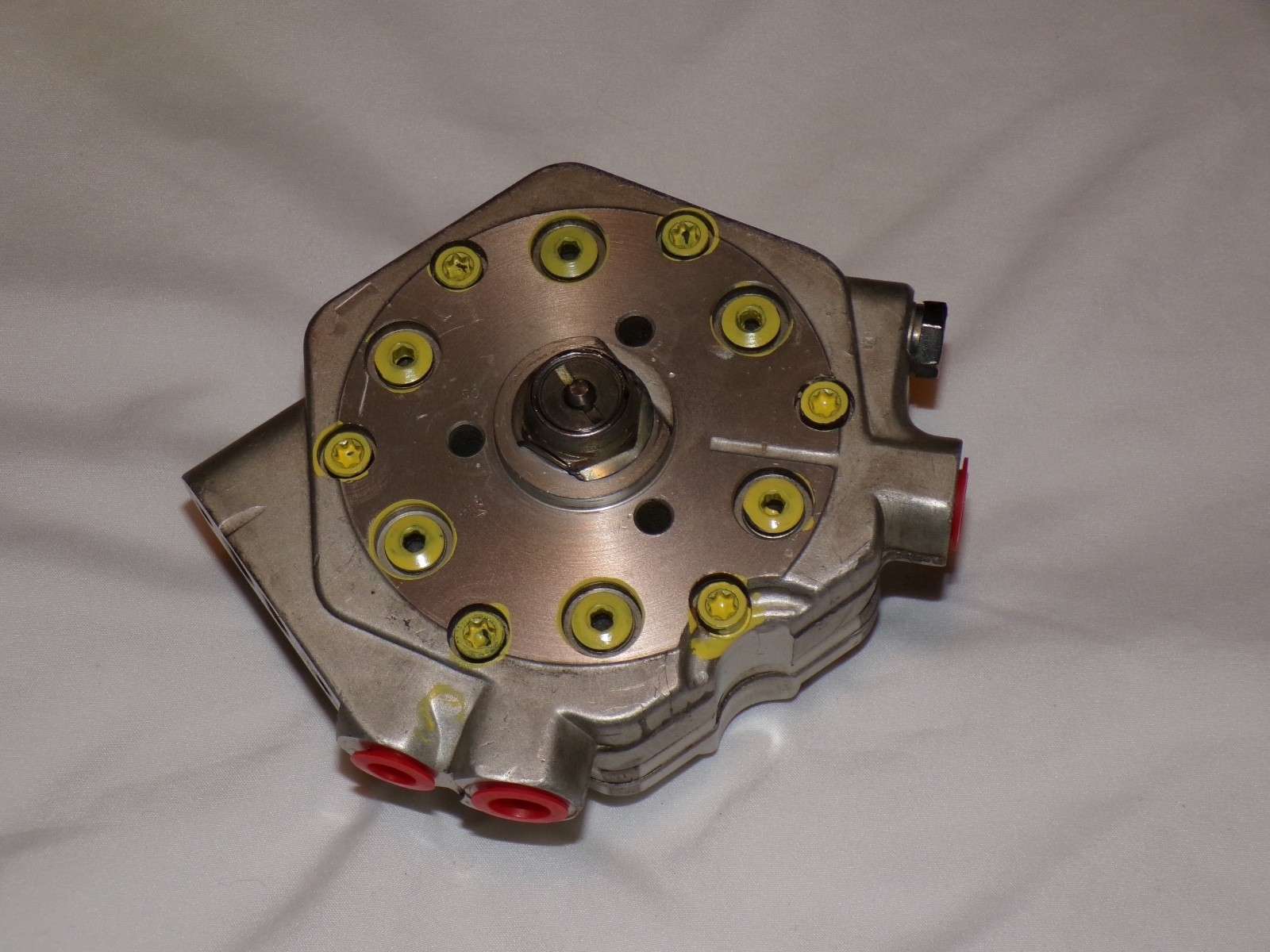 1986-1993 MERCEDES 260E 300E FUEL DISTRIBUTOR INJECTION UNIT 0 438 101 012