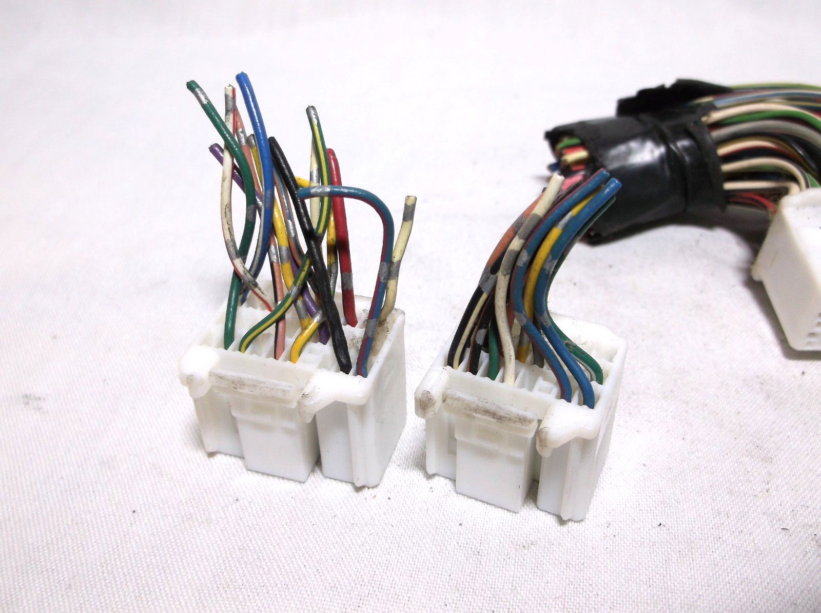 CONNECTORS.PLUGS.PIGTAILS FOR 2003 TOYOTA HIGHLANDER V6 2WD /ENGINE COMPUTER