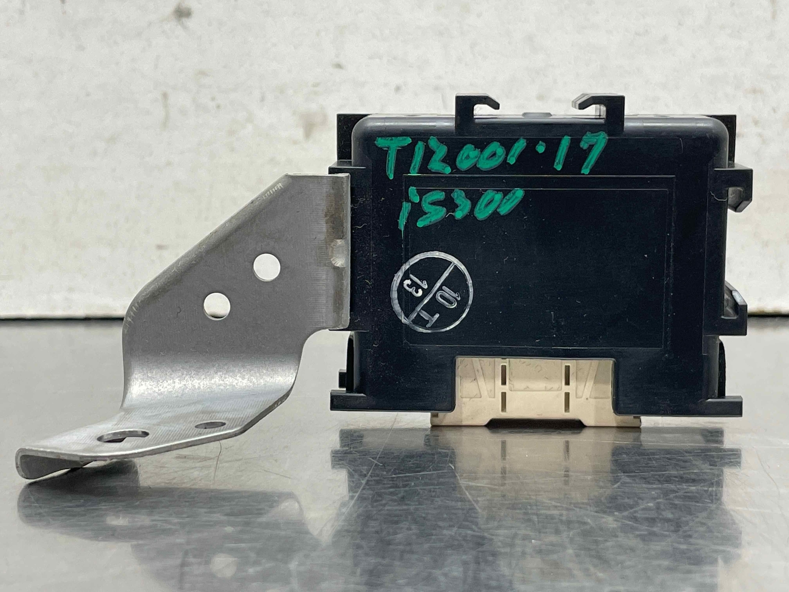 2017 Lexus Is300 Transfer Case Computer Control Module Unit RH OEM 89630-53040