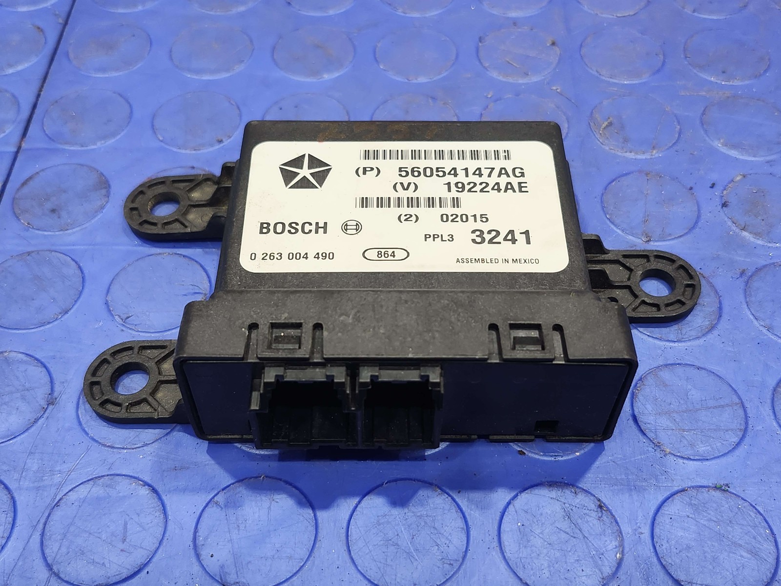 12-13 Jeep Grand Cherokee Rear Park Assist Control Module OEM 56054147AG