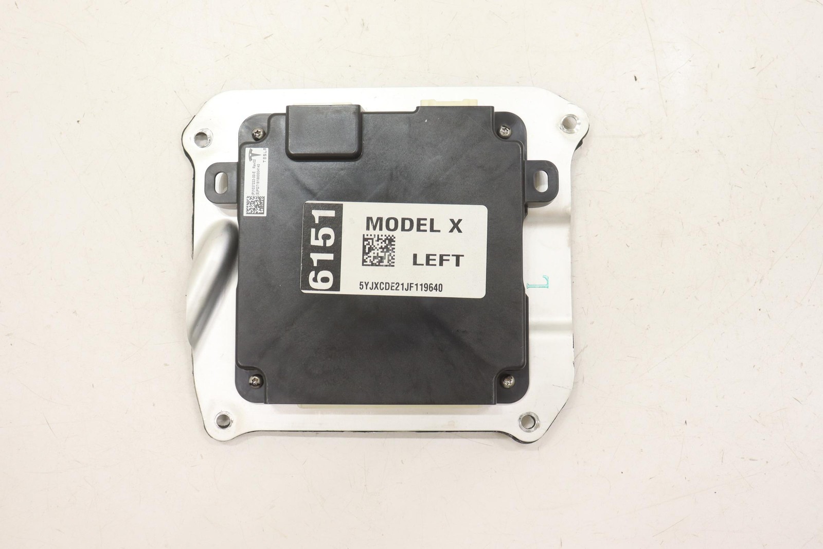 2016 – 2020 TESLA MODEL X FRONT LEFT DOOR CONTROL MODULE UNIT OEM 103722200E