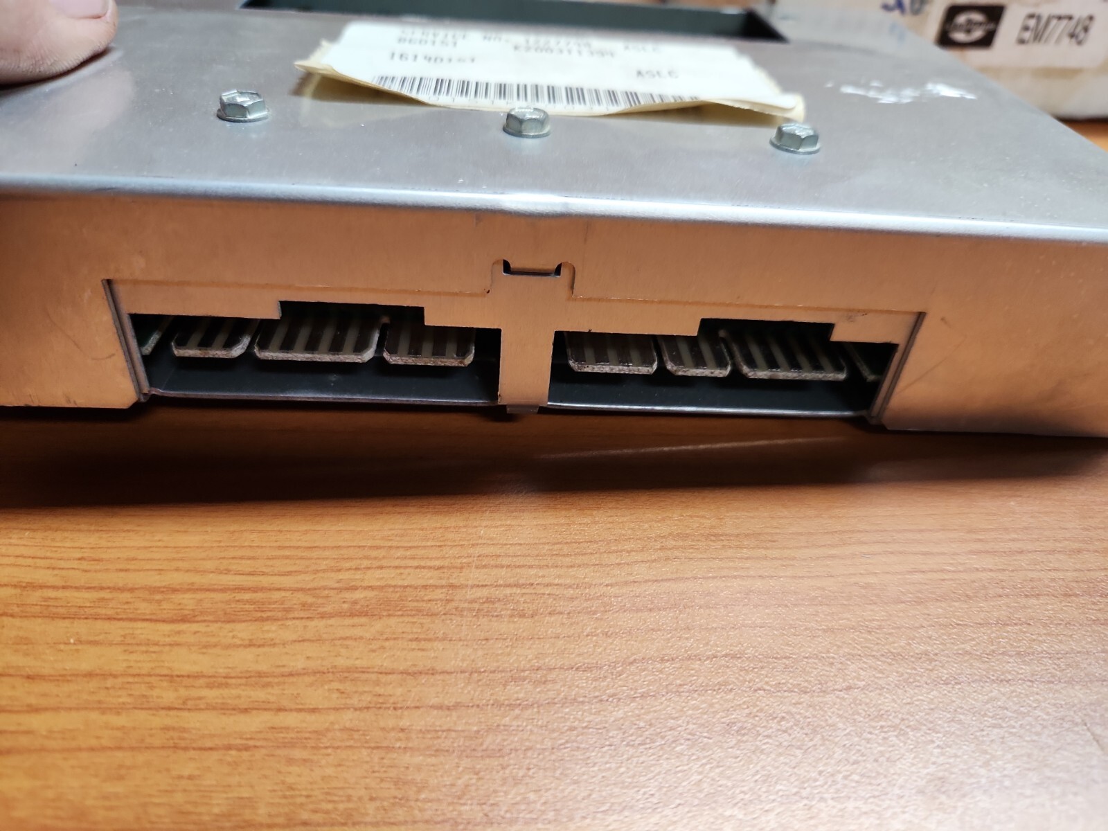 87 88 89 90 91 SUNBIRD ECU/ECM #1227748 MISSING CHIP AS SHOWN. FOR PARTS