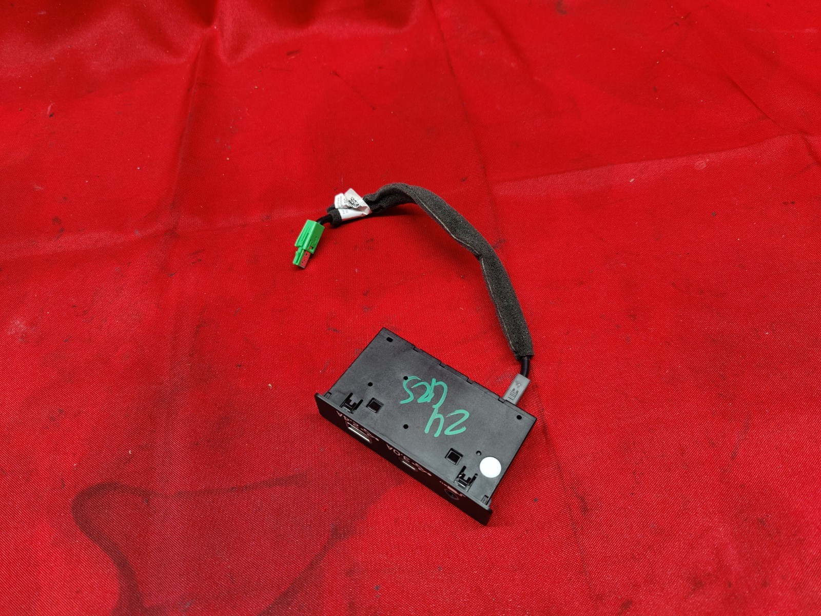 IMPREZA CROSTREK FORESTER CENTER CONSOLE MEDIA AUDIO USB-C USB SOCKET JACK PLUG