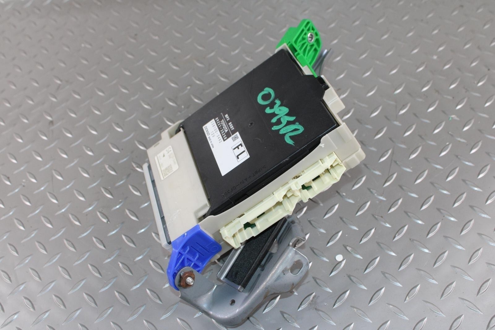 20-21 4 Runner Electronic Multiplex Network Control Module Computer OEM Factory