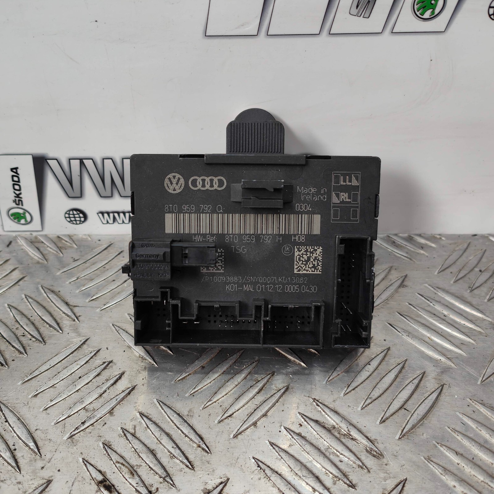 AUDI A5 8T SALOON PASSENGER SIDE FRONT CONTROL MODULE 8T0959792Q 2013-2016