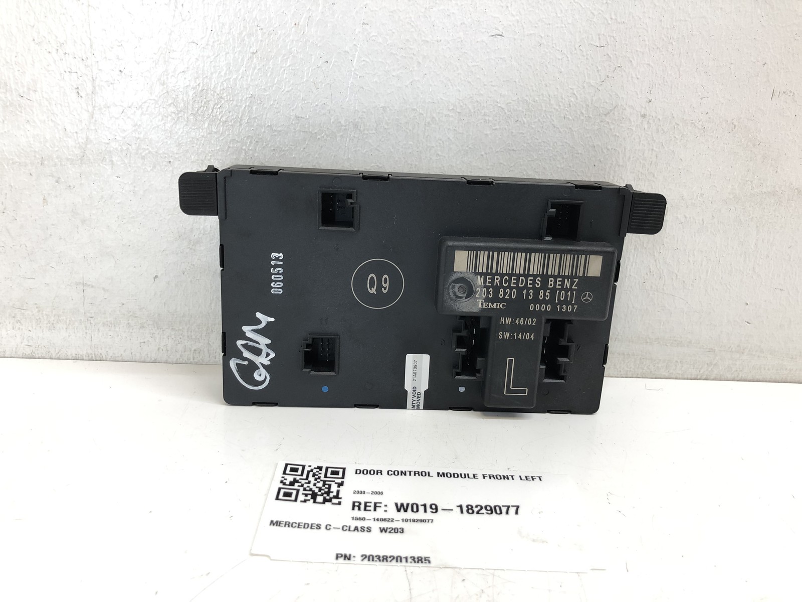 Mercedes C-class W203 2001 DOOR CONTROL MODULE FRONT LEFT 2038201385