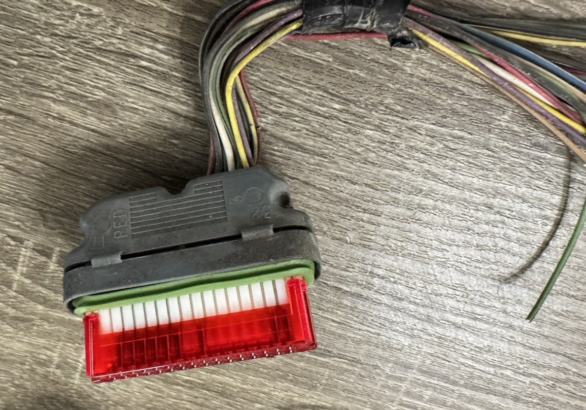 1994-1995 LT1 CAMARO FIREBIRD ECU ENGINE CONTROL MODULE PIGTAIL CONNECTORS