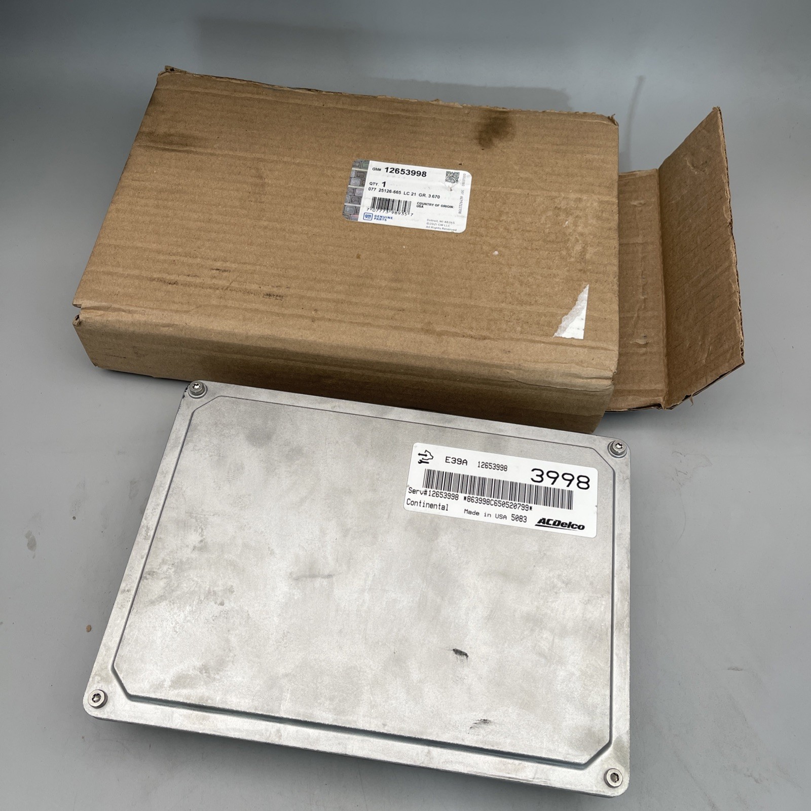 GENUINE GM OEM 12653998 Engine Control Module New