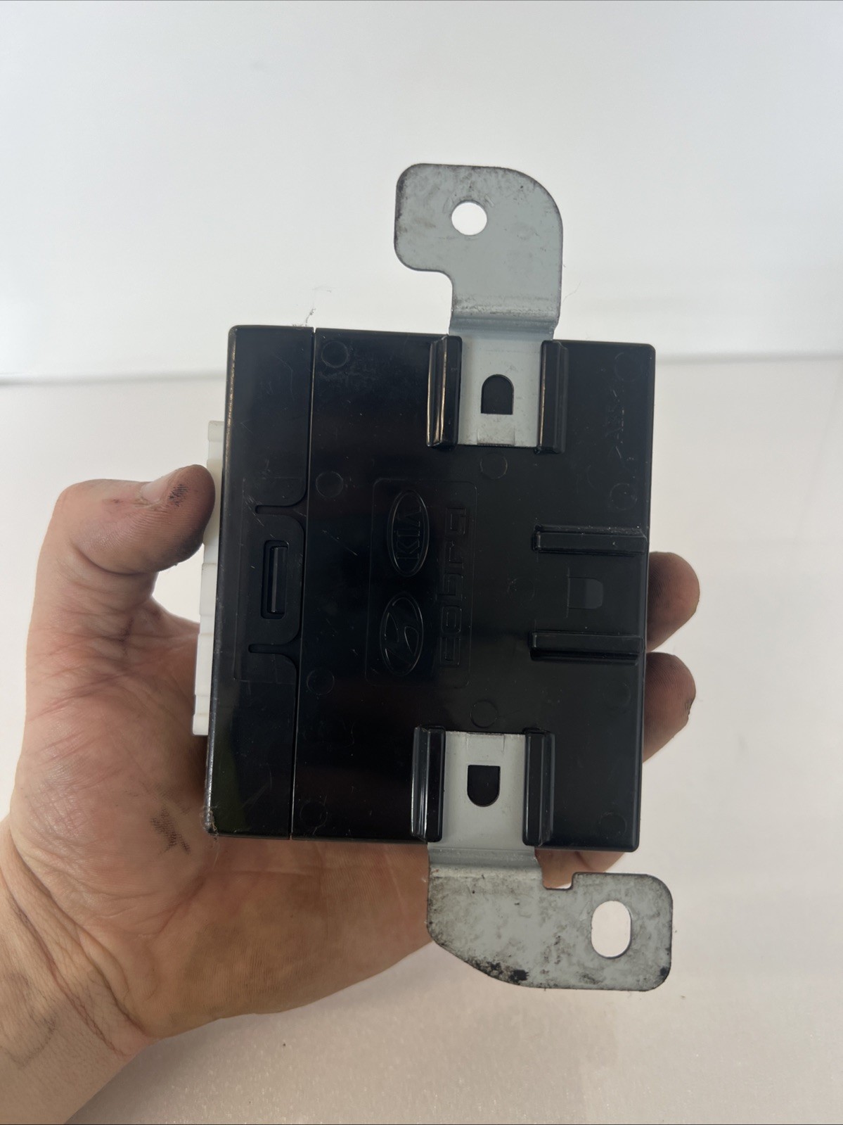 KIA SORENTO PDC PARKING SENSOR CONTROL UNIT ECU 95700-2P200 MK2 2010 – 2014