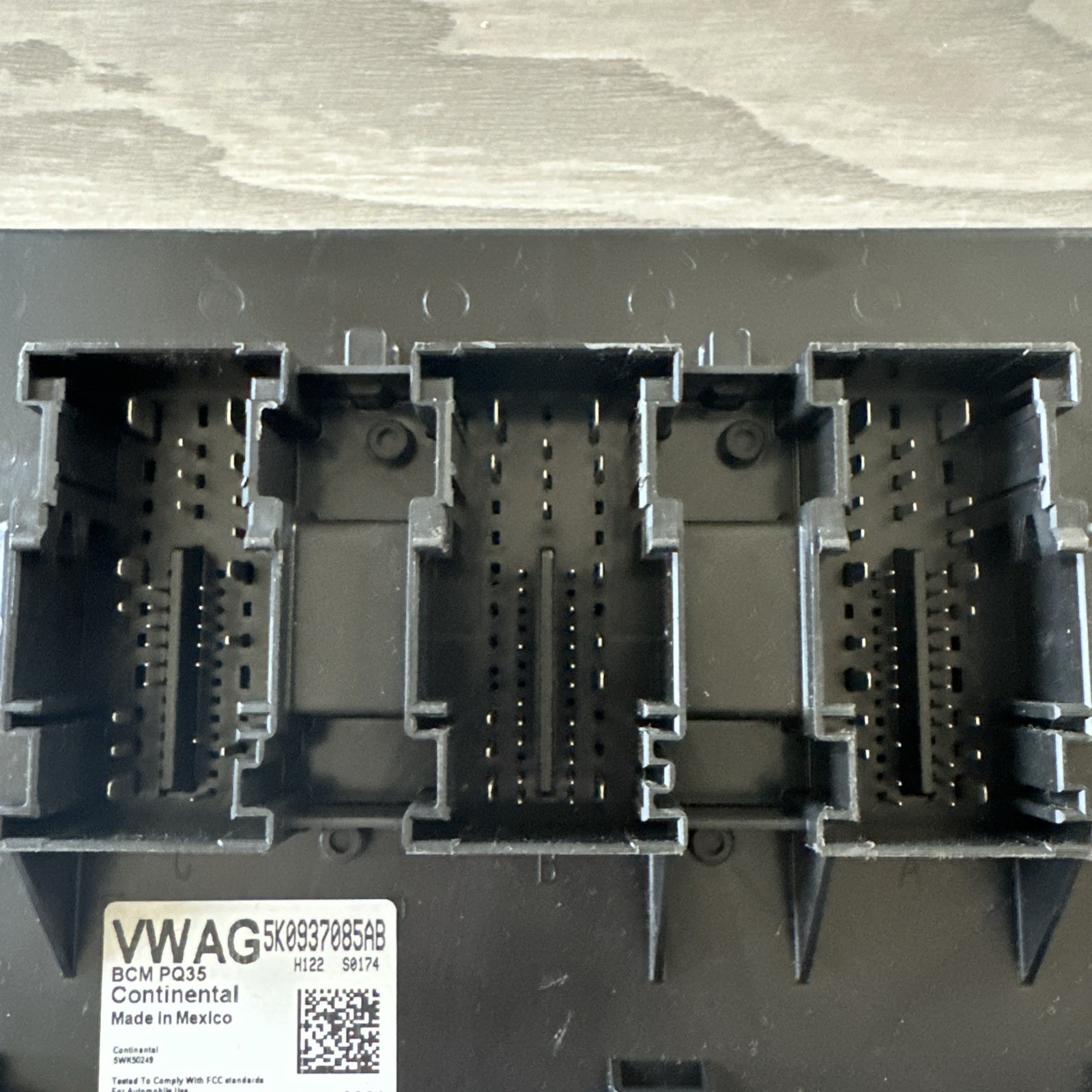 2012-2015 Volkswagen VW Passat Body Control Module Unit BCM BCU 5K0937085AB