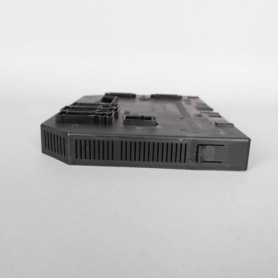 2008 Mercedes CL600 Front SAM Fuse Box Module 2215401101 OEM