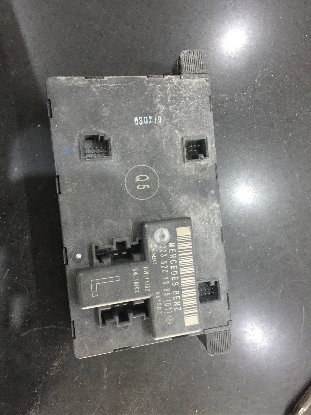 MERCEDES FRONT LEFT SIDE DOOR CONTROL MODULE 2038201385