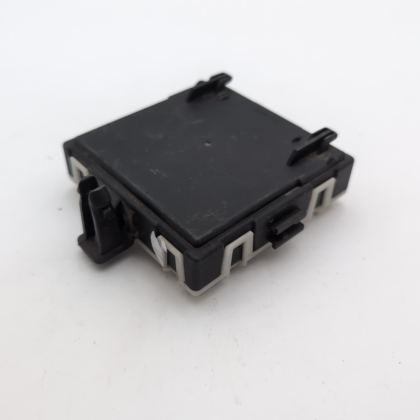 2017 – 2021 MERCEDES C300 W205 REAR RIGHT SIDE DOOR CONTROL UNIT OEM A2139003022
