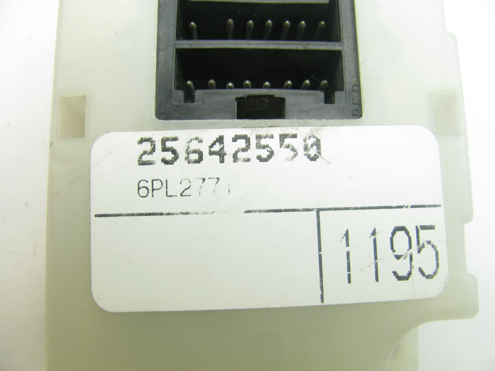 NEW OUT OF BOX – GM 25642550 Auto Headlight DRL Light Lamp LCM Control Module