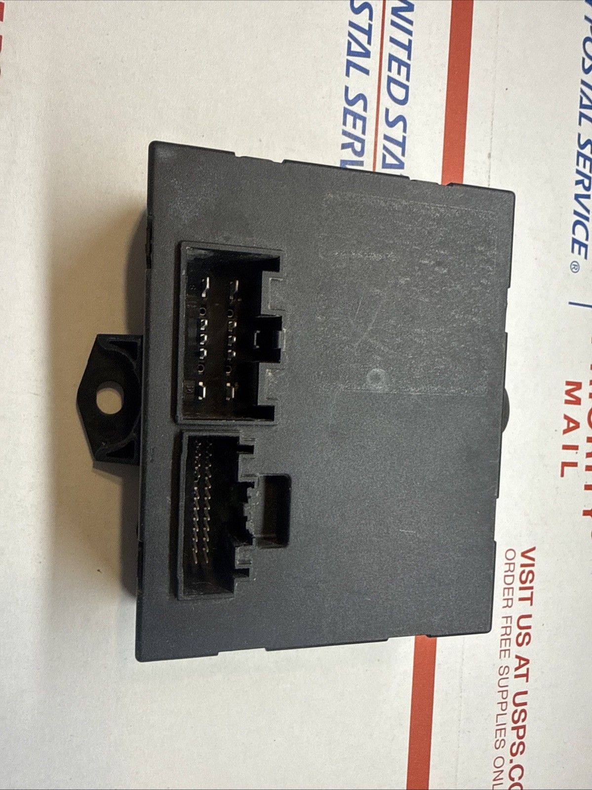 Ford Kuga II 2013 Tailgate trunk control unit module 918673 AML44565