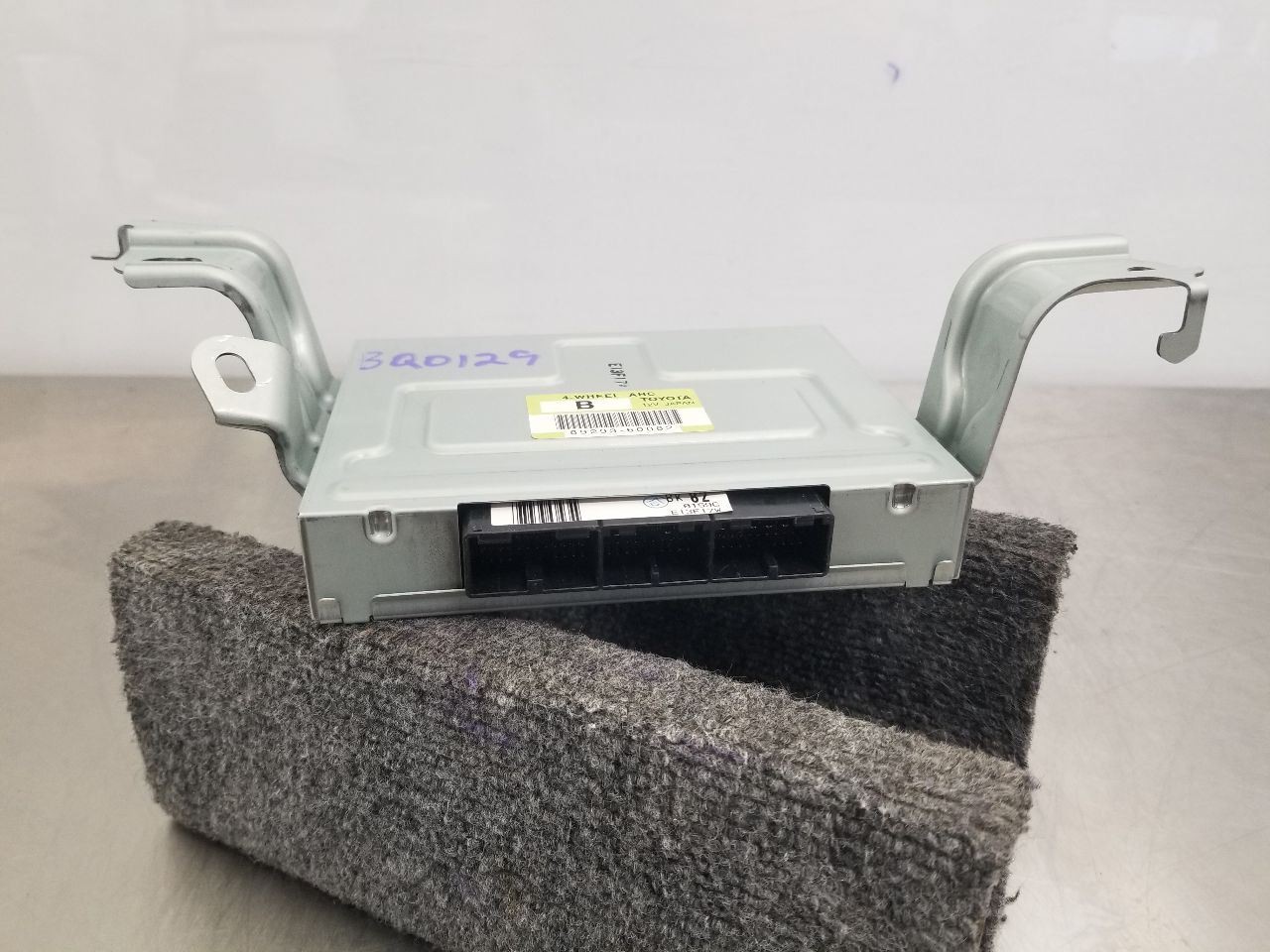 13 LEXUS LX570 SUSPENSION CONTROL MODULE 8929360082