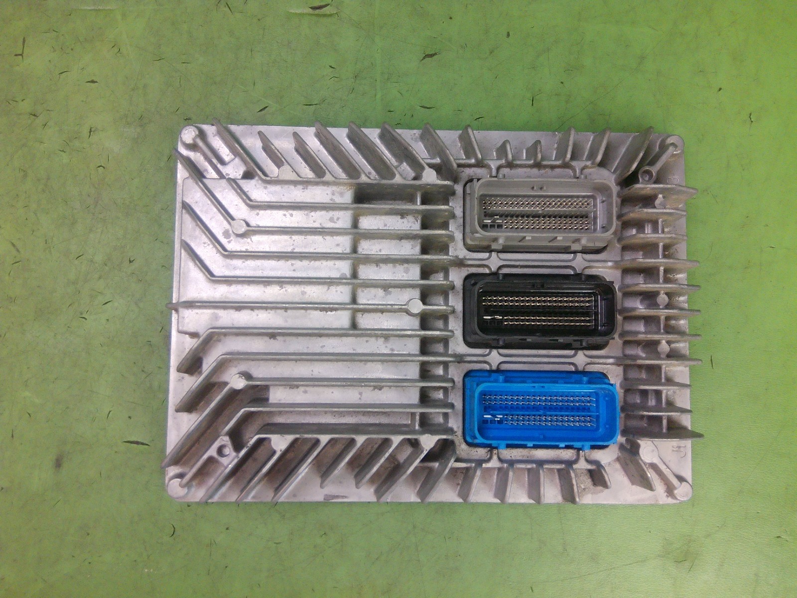 17-20 CHEVROLET IMPALA ECM ECU CONTROL MODULE 12667002 OEM