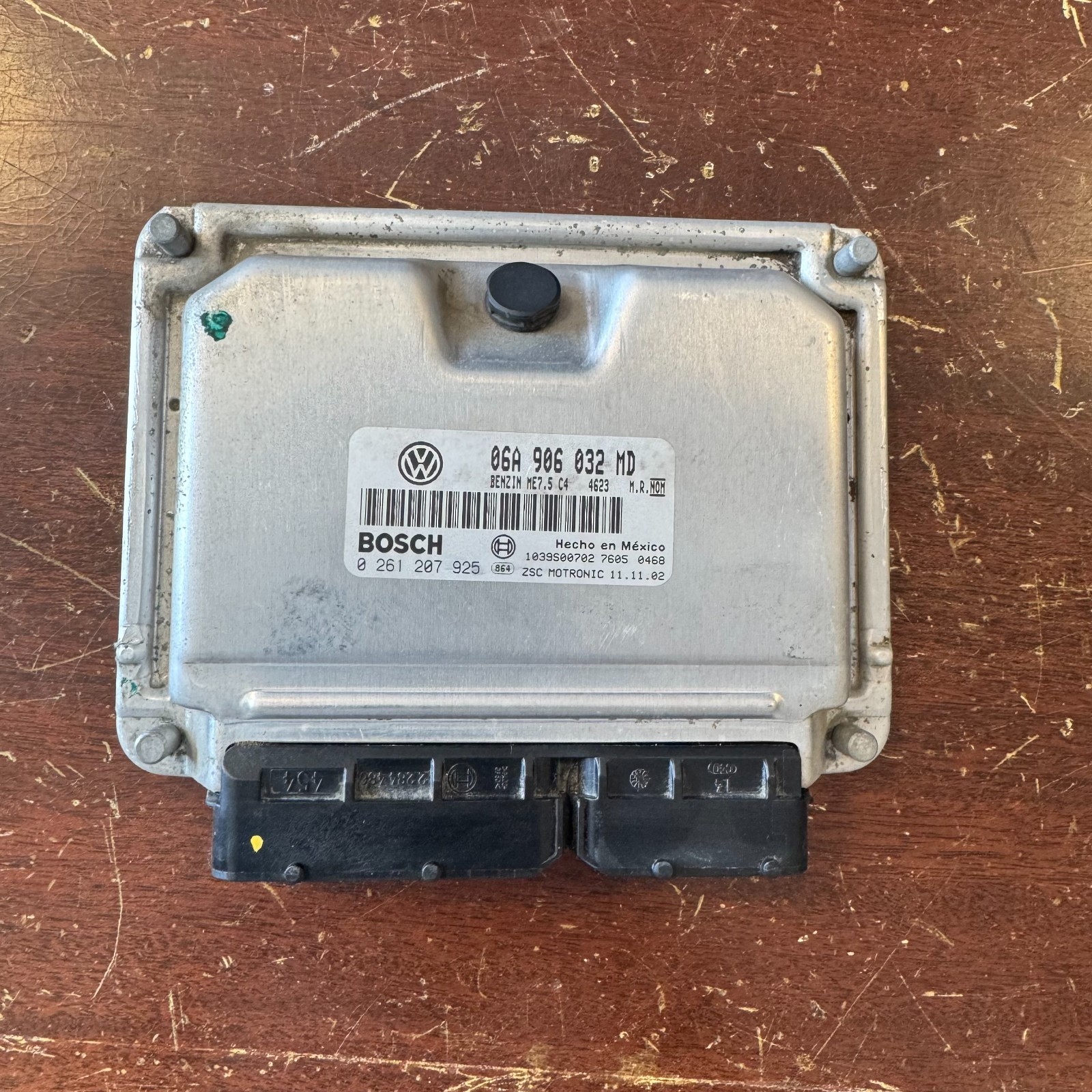 2003-2004 VW Jetta 2.0L A/T engine ID 06A 906 032 MD oem