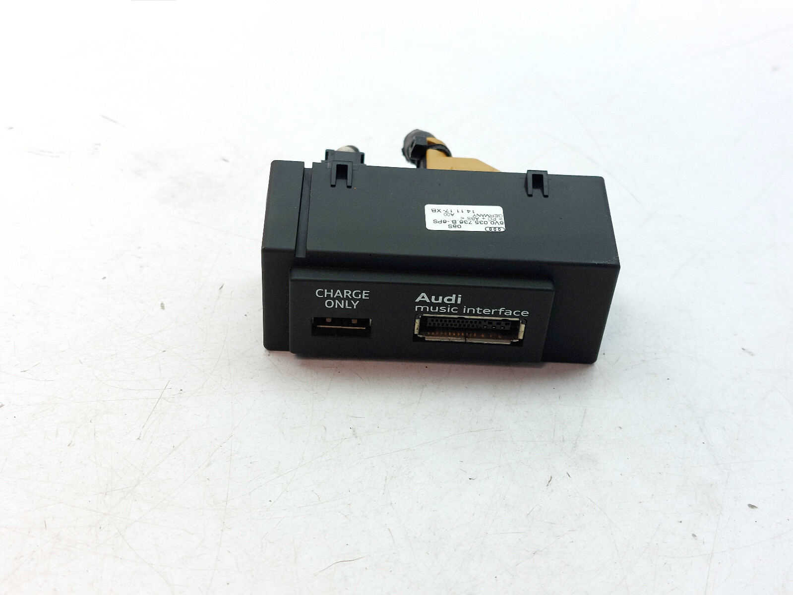 AUDI A3 8V 2015 USB & MMI AUDI MUSIC INTERFACE 8V0035736B