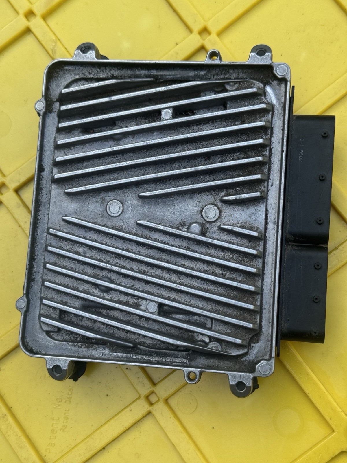 2006-2008 MERCEDES BENZ R350 ENGINE COMPUTER ECU A 272 153 55 79 OEM