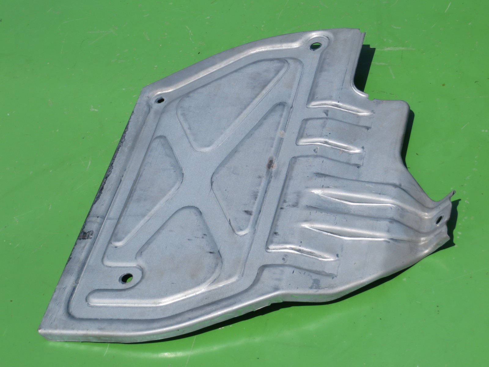 SUBARU LEGACY 00-04 ECM ENGINE COMPUTER MODULE ECU FLOOR COVER OEM OUTBACK