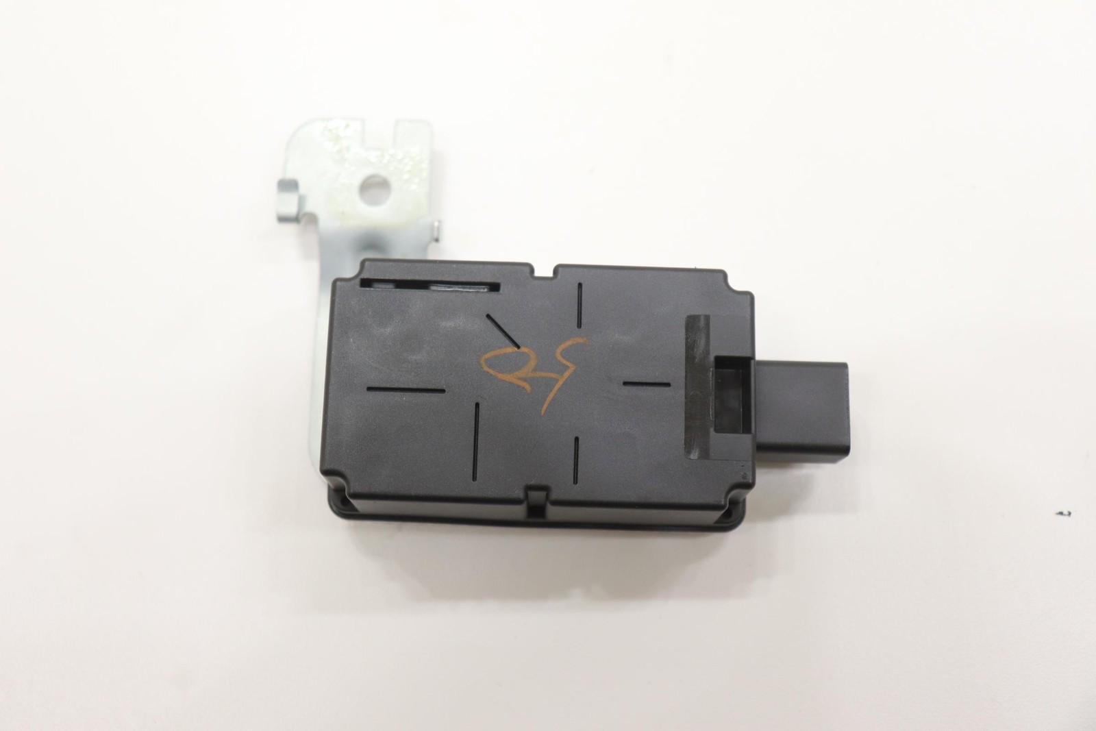 2016 – 2024 INFINITI Q50 KEYLESS THEFT LOCKING CONTROL MODULE OEM 285954GR0A