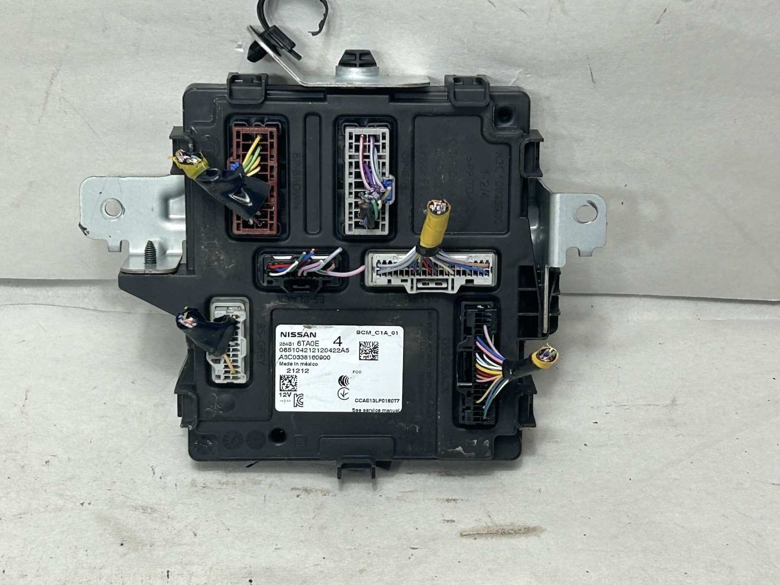 2022 NISSAN PATHFINDER BODY CONTROL MODULE BCM & BRACKET OEM 284B16TA0E