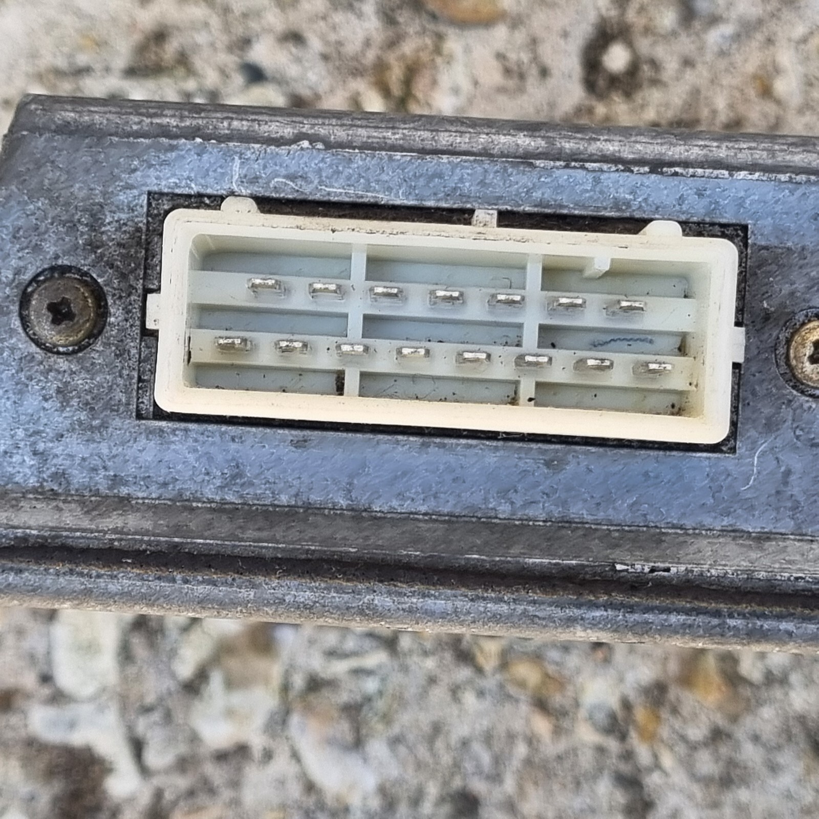 Citroen XM Ecu control module Valeo 73811502 9623191980 suspension