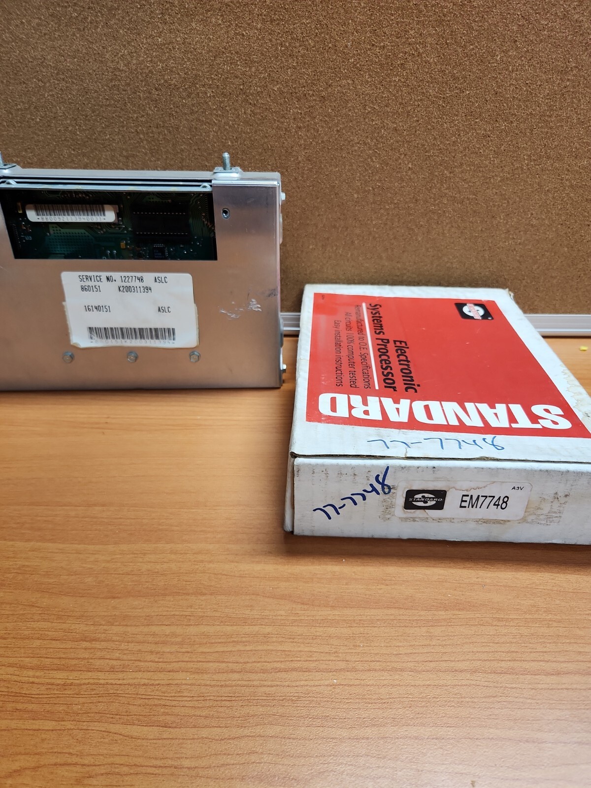 87 88 89 90 91 SUNBIRD ECU/ECM #1227748 MISSING CHIP AS SHOWN. FOR PARTS