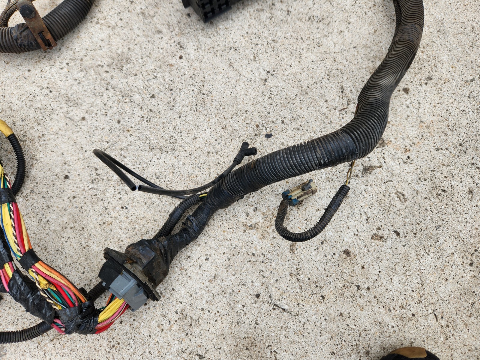 1995 Trans AM Engine Bay Forward Harness Headlights Horns Fans Relays *READ*
