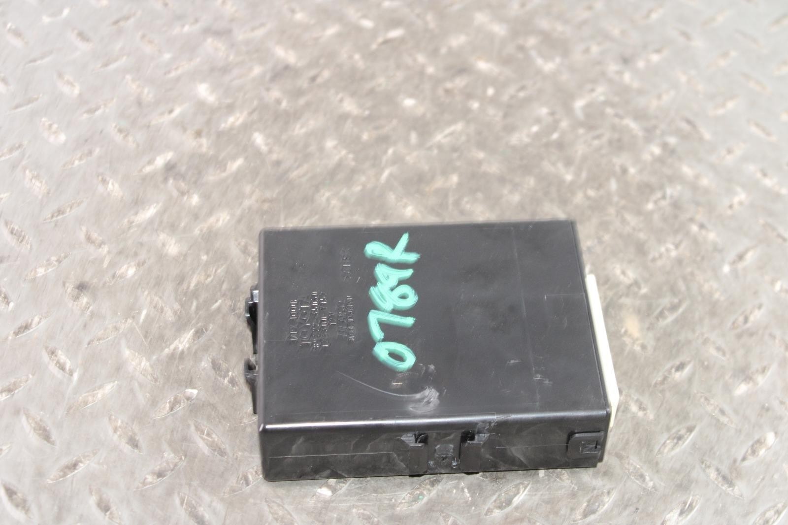 10-24 4 Runner Electronic Trunk Hatch Door MPX Network Control Module OE Factory